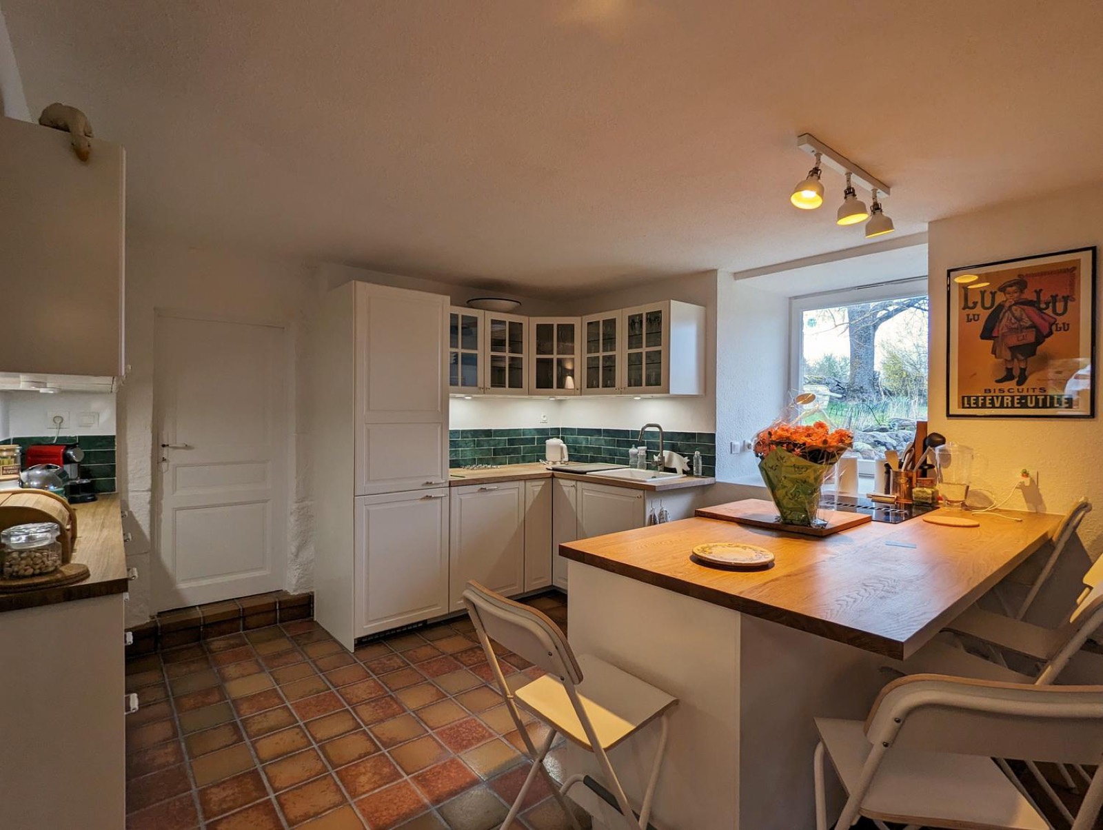 Fully equipped kitchen