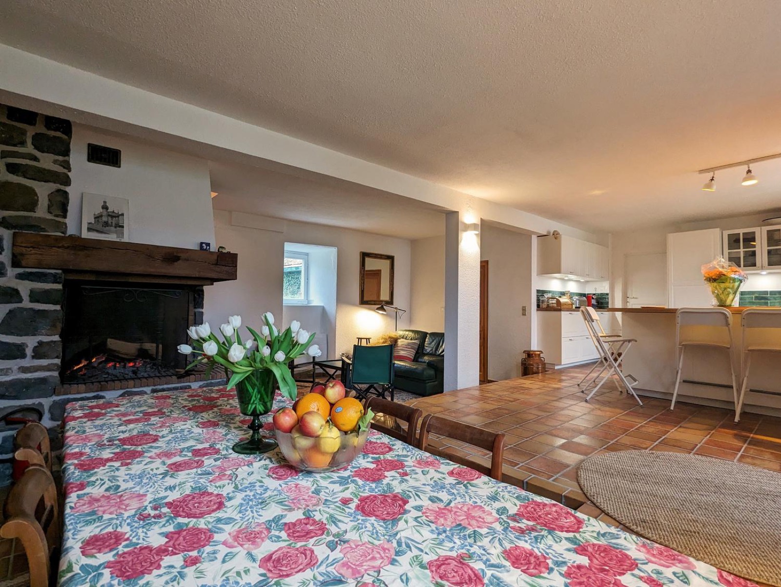 Open kitchen onto the living area