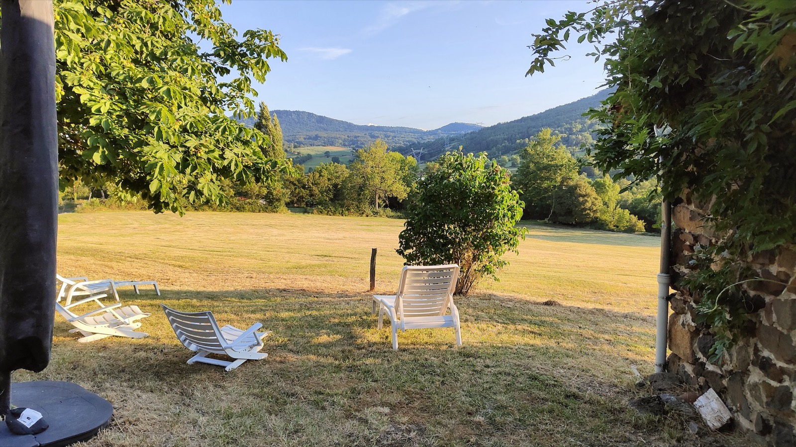 Terrace and garden with a view over the hills